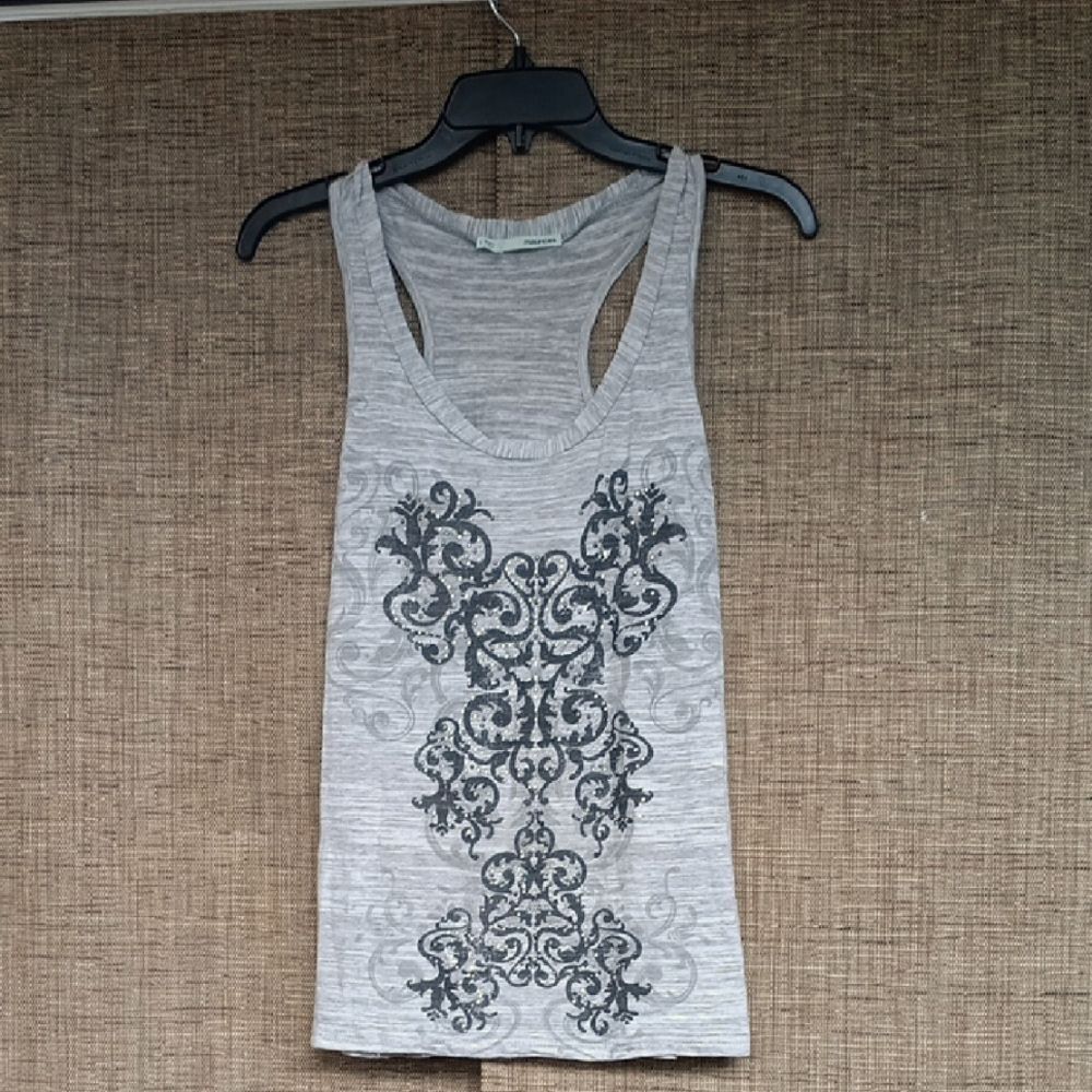 Maurices Light Gray Tank Top with Black Pattern
